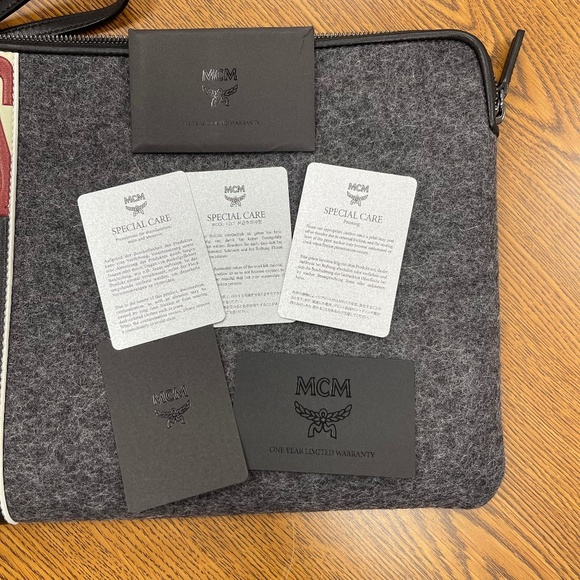 MCM Stadt Roden Zip Clutch w/ Leather Trim and Wrist Strap - NWT - RARE! - Picture 9 of 9